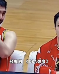 九游官方平台-吉林主场播放致敬姜宇星视频，球员泪洒球场